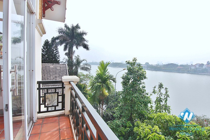 A beautiful house with lake view for rent in Tay Ho, Ha Noi